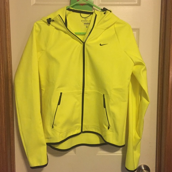 Nike womens fullzip hypertech Storm jacket