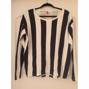 Black and white stripped sweatshirt