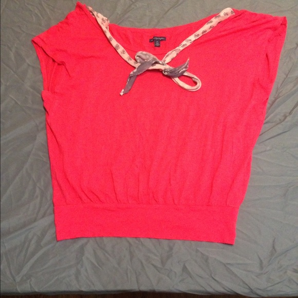 Loose pink shirt