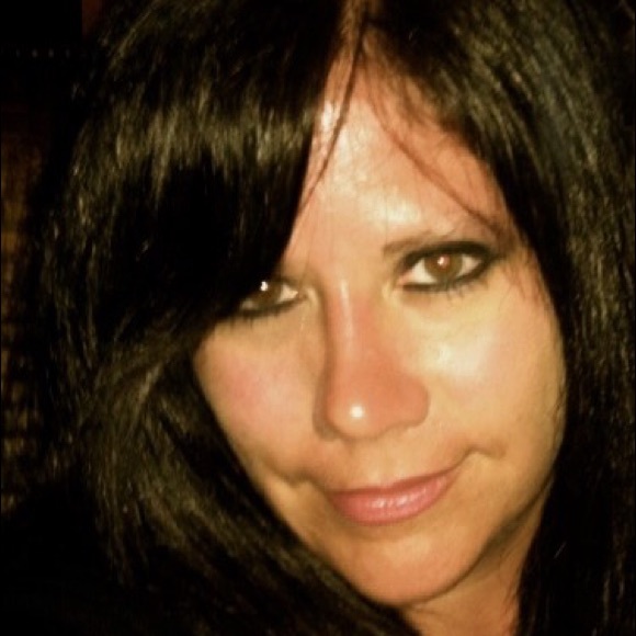 Meet your Posher, Carla - Picture 1 of 1