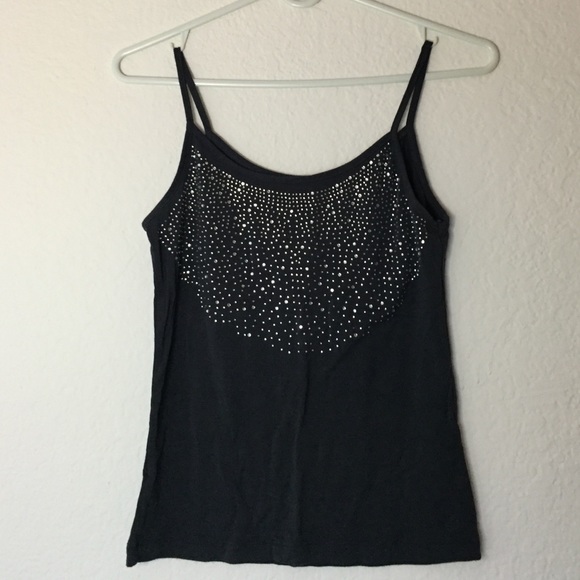 Tank top bundle (1/$6, 2/$11) - Picture 2 of 4