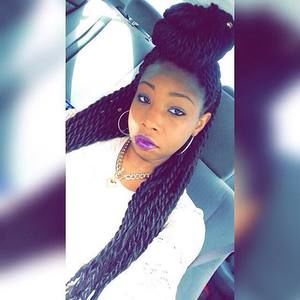 Meet your Posher, Esha