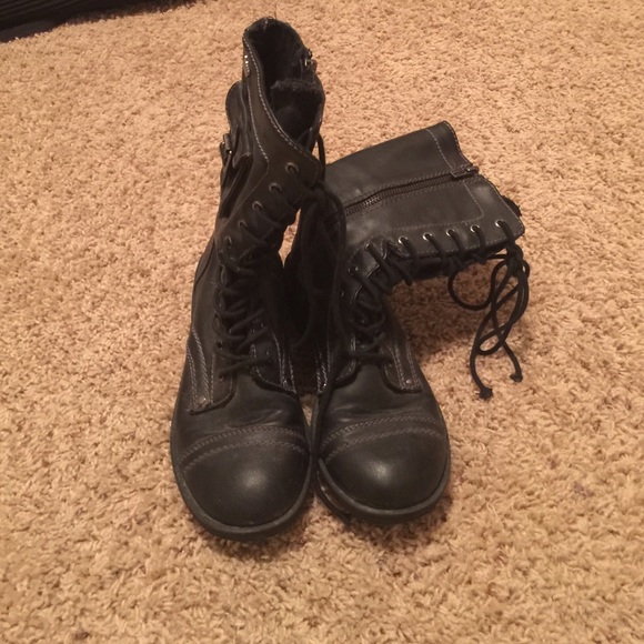 Combat boots