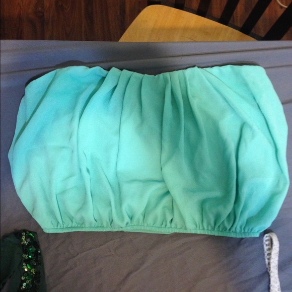 Strapless turquoise tube top