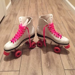 Throwback roller skates