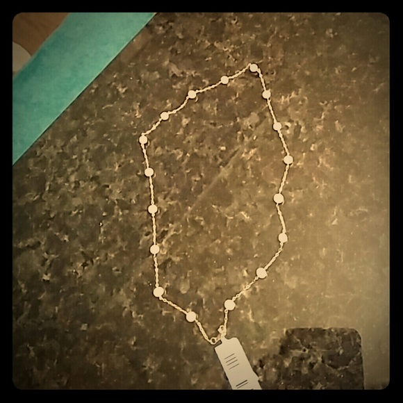 Pink pearl and 10kt gold necklace