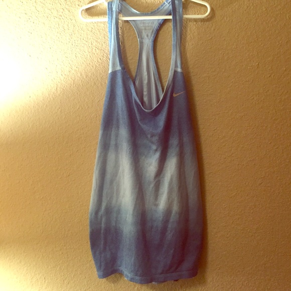 Nike running top