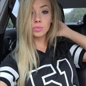 Meet your Posher, Courtney