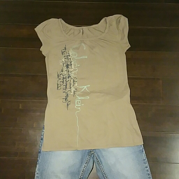 🎁 Calvin Klein top free with $10 purchase
