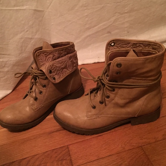 Reversible timberland look alike booties