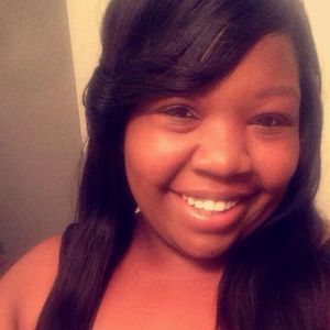 Meet your Posher, Yasmine