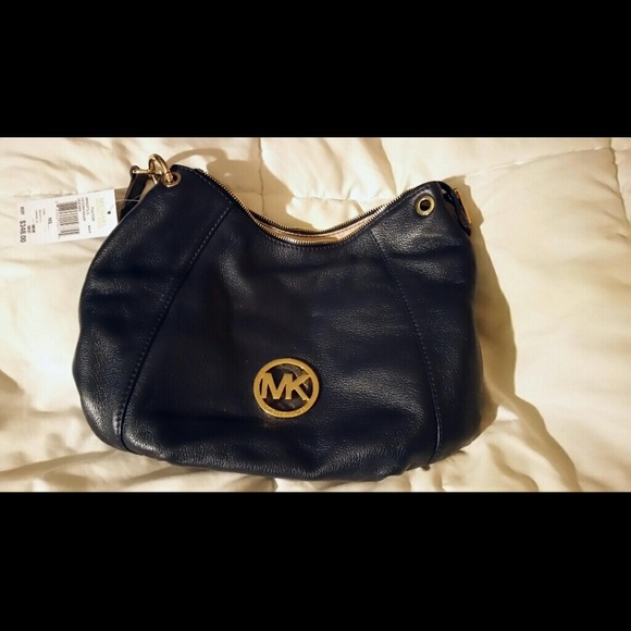 ❤Gorgeous navy authentic Michael Kors bag❤