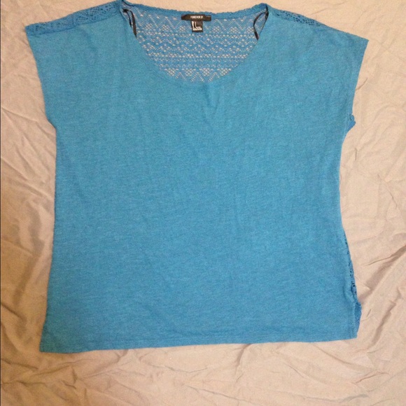 Detailed back tee
