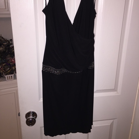 Halter top - Picture 2 of 4