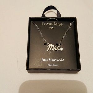 Mrs. Necklace