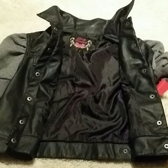 Medium Jacket - Picture 2 of 4