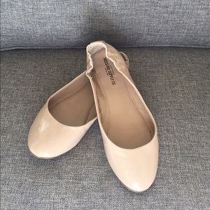Nude Flats