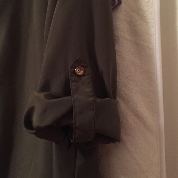 Silk high low button down shirt - Picture 2 of 4