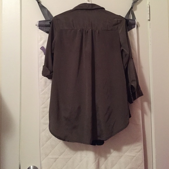 Silk high low button down shirt - Picture 3 of 4