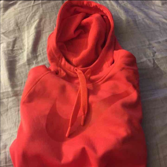 Nike Sweaters - Nike Therma-Fit Hoodie