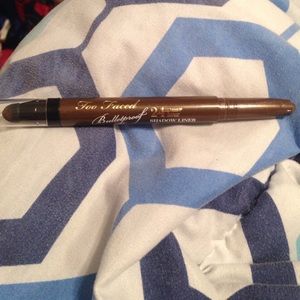 Too faced bullet proof liner in Dirt Bag