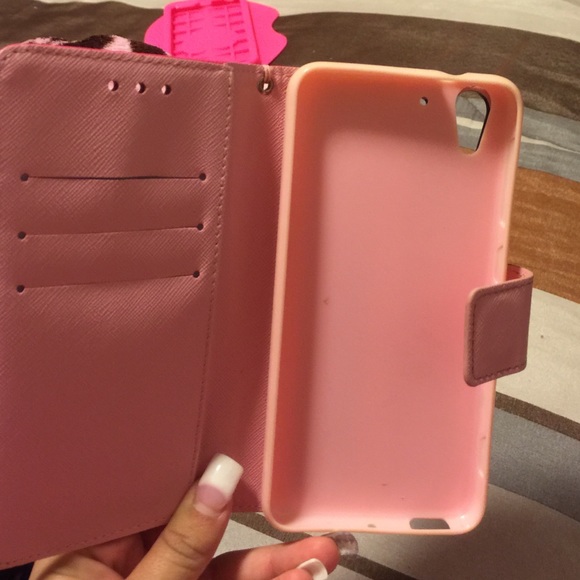 Brand new Htc Desire eye flip phone case