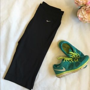 NIKE Dri-Fit Running Capris