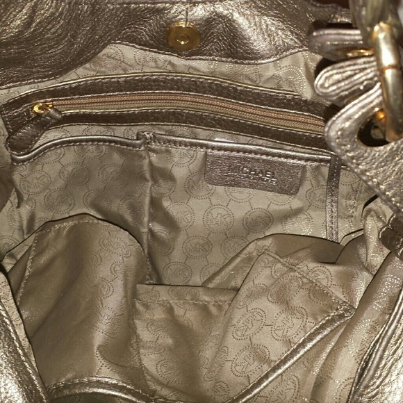 Purse - Picture 2 of 2