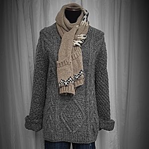 100% wool sweater - hand/man made in Ecuador