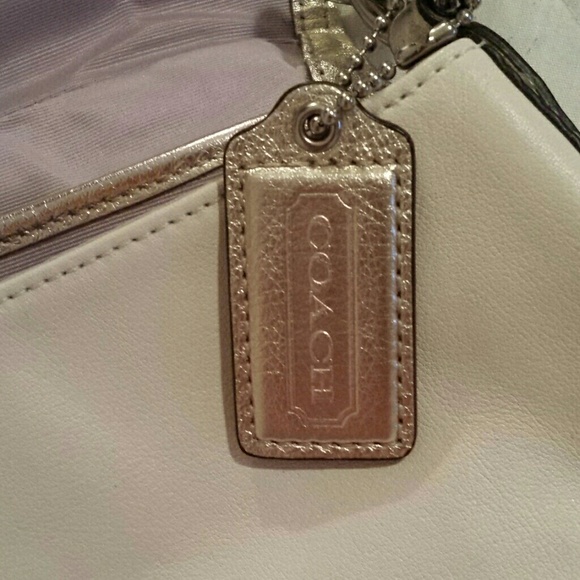 Coach - Picture 4 of 4