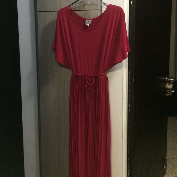 Great Fusha Dress!! Its Maxi. Never been used!!!