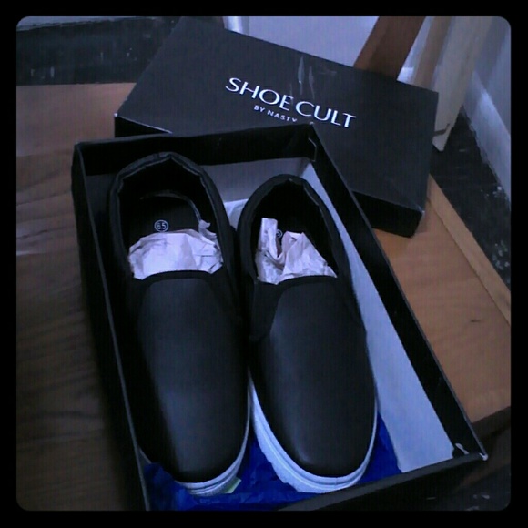 Shoecult by nastygal slip on faux leather shoes