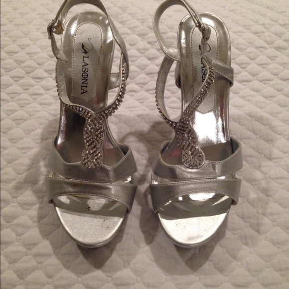 Heels - Picture 2 of 3