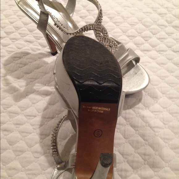 Heels - Picture 3 of 3