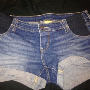 Old Navy Maternity Shorts