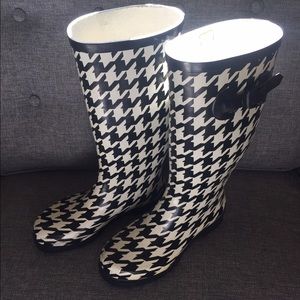 Houndstooth Rain Boots