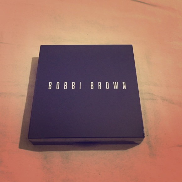 Bobbi Brown Sheer Finish Pressed Powder