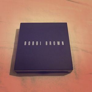 Bobbi Brown Sheer Finish Pressed Powder