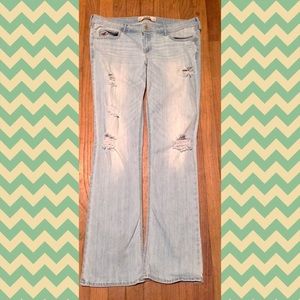 Distressed Hollister 15R Taylor Bootcut Jeans
