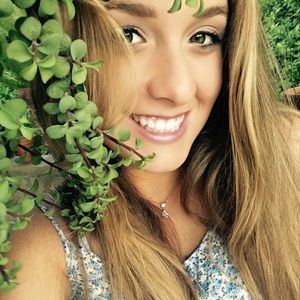 Meet your Posher, Jillian