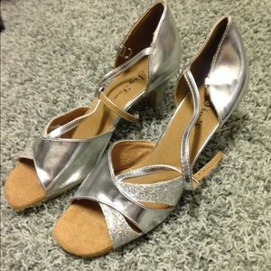 Ballroom dance shoes