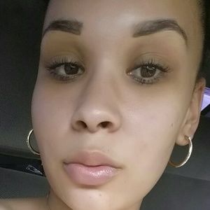 Meet your Posher, Sheana