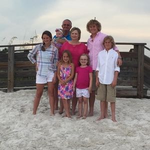 Meet your Posher, Lorie