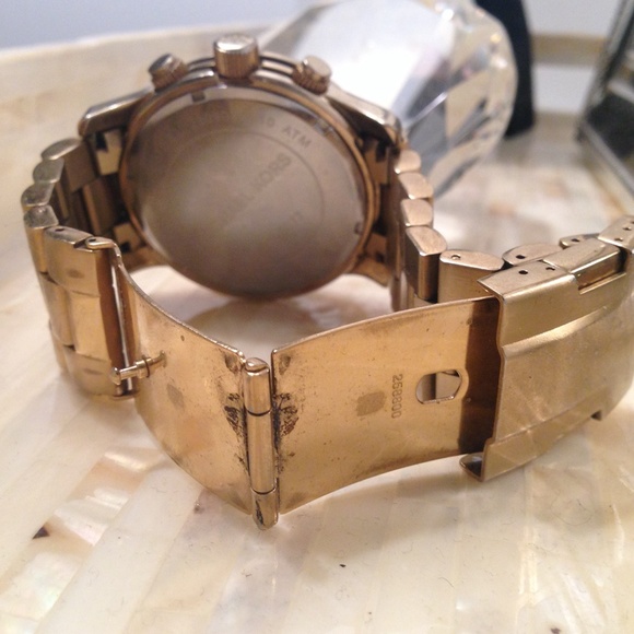 💀SOLD💀. Michael Kors Oversized Runway Watch!! - Picture 3 of 4