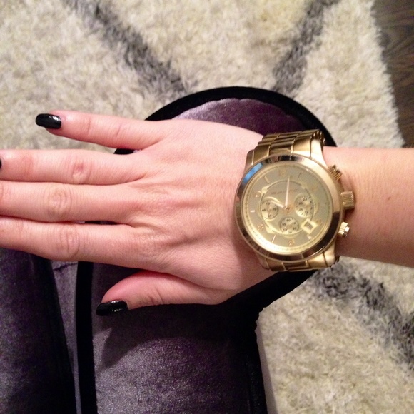 💀SOLD💀. Michael Kors Oversized Runway Watch!! - Picture 4 of 4