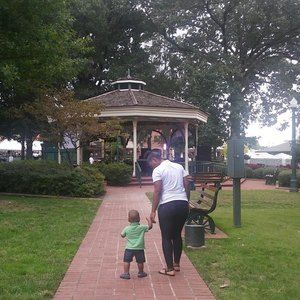 Meet your Posher, Joelsha