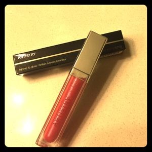 Lip balm with mirror