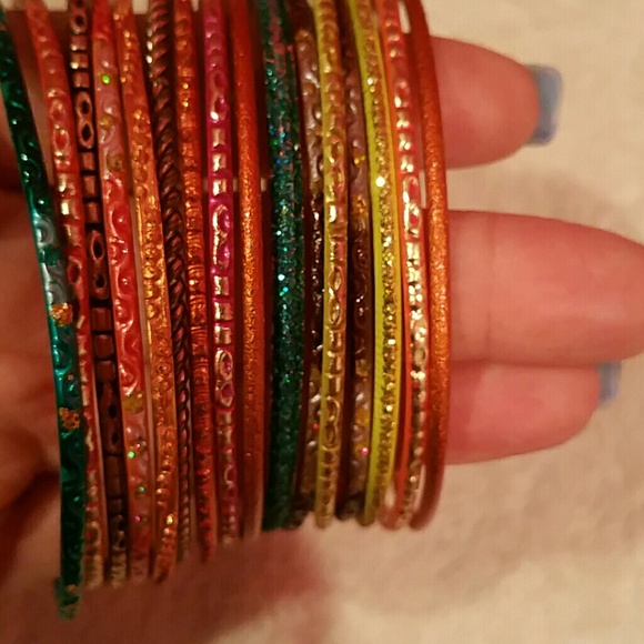 Colorful bangles - Picture 1 of 1