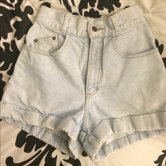 ❌Sold❌High waisted light denim shorts