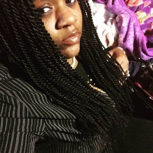 Meet your Posher, Deshonia